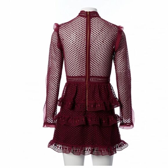 Self-Portrait
Lace Pattern Mini Dress
Size:8 - Picture 5 of 6